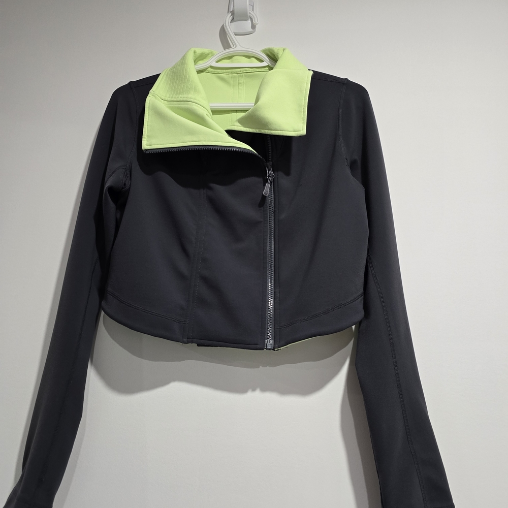 Size 8 lululemon athletica Principal Crop. Charcoal and Lime Green.